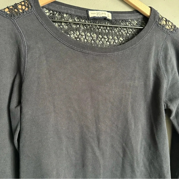 Abercrombie‎ and Fitch Black Sweater with Crochet back. Small - Picture 2 of 6